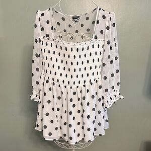 NEW W/O TAGS Torrid Black and White Polka Dot Blouse